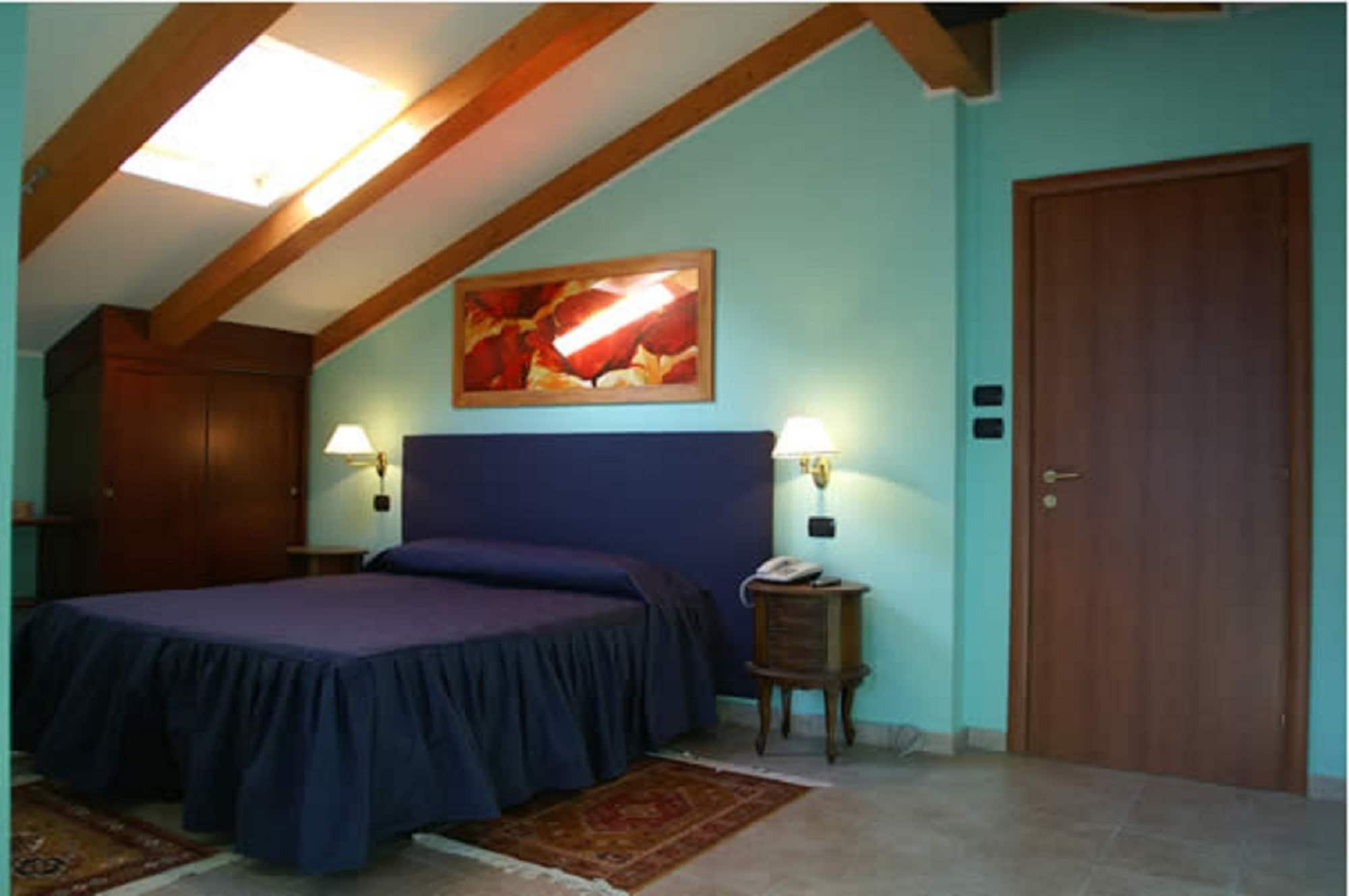 Hotel Lion Roure Turin ภายนอก รูปภาพ