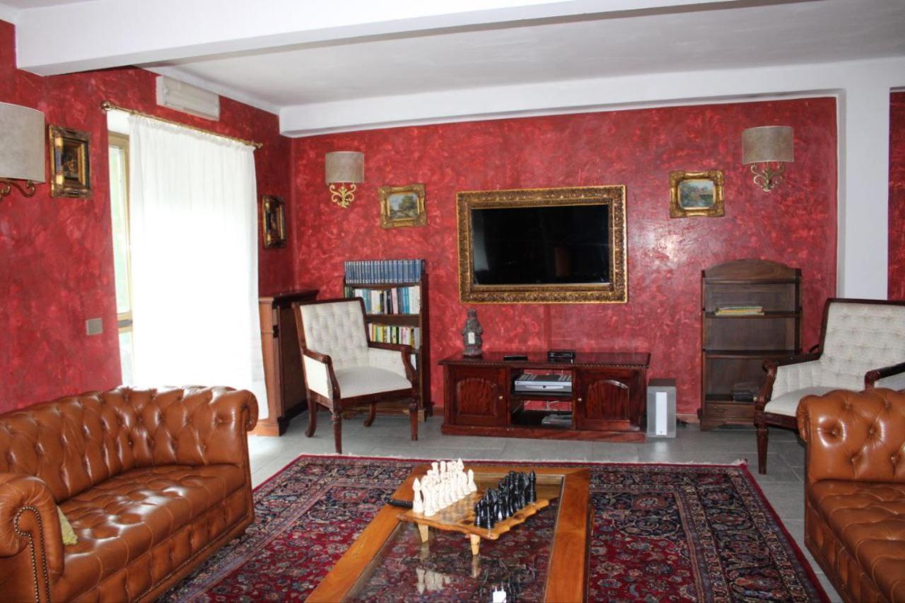 Hotel Lion Roure Turin ภายนอก รูปภาพ